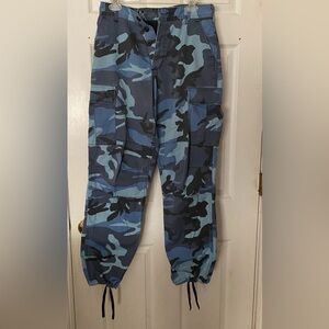 Medium, Blue Camo, Adjustable & Durable Cargo Pants